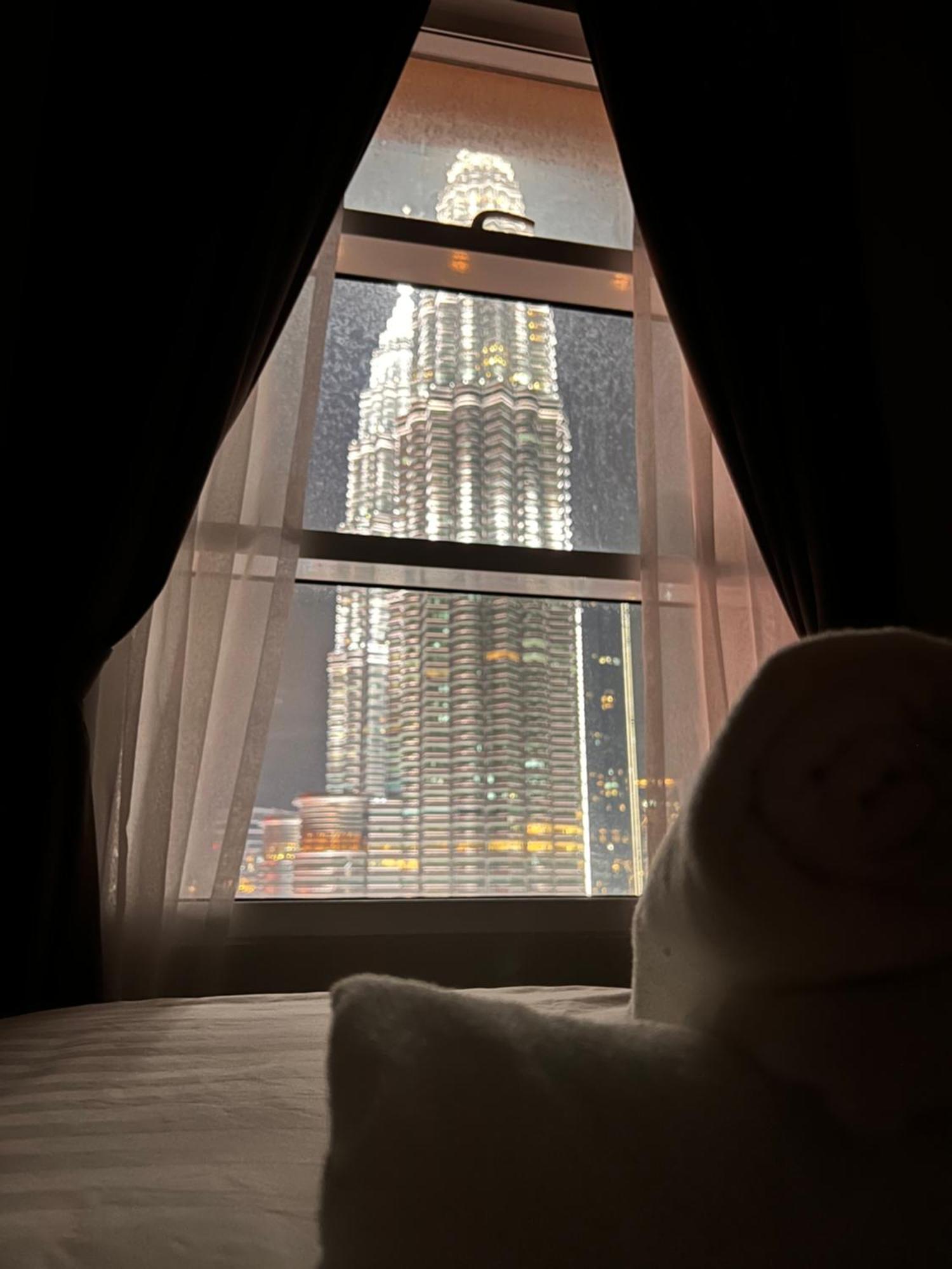 Sky Suites At Klcc By Mitstay Kuala Lumpur Exterior photo