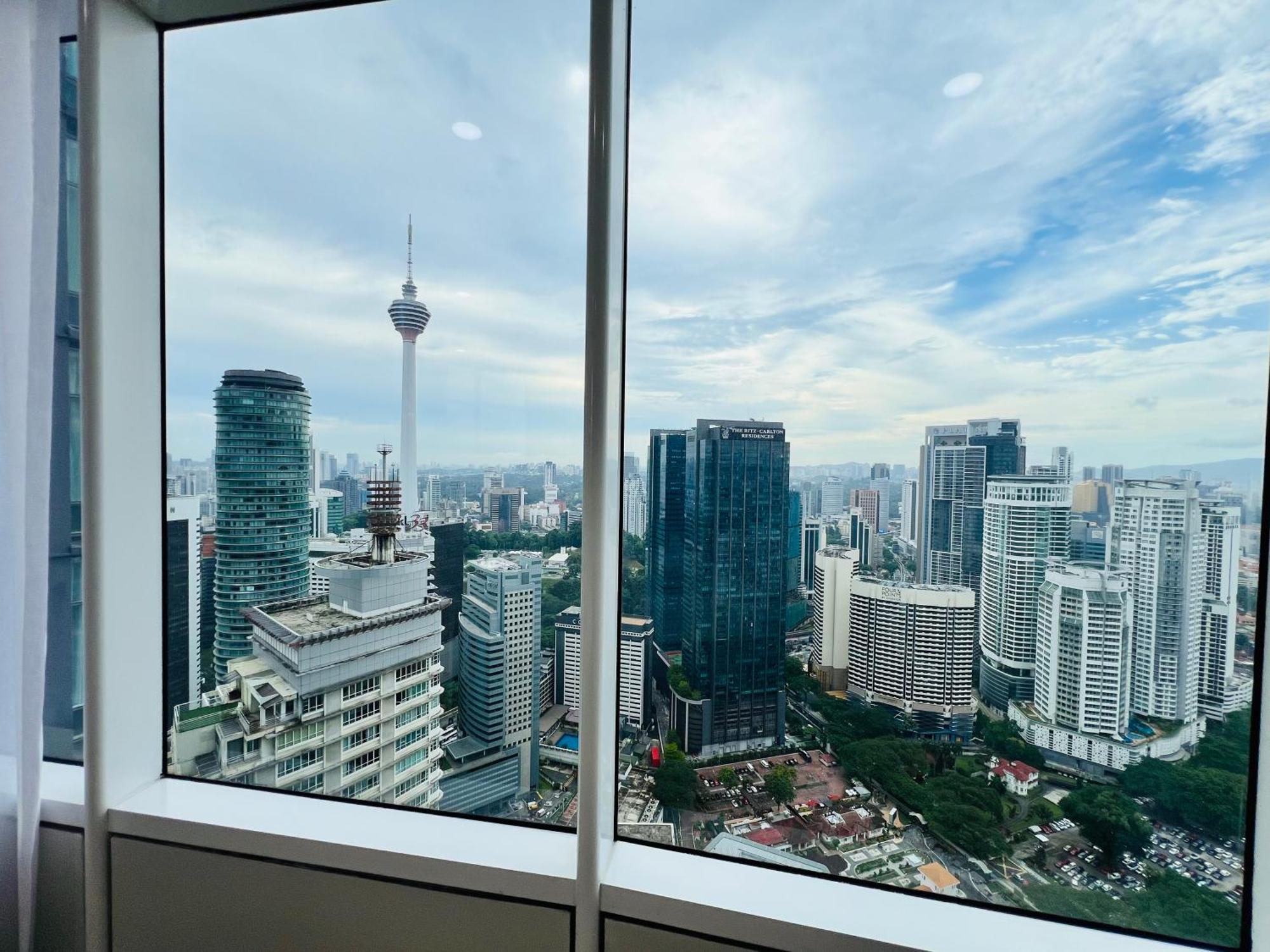 Sky Suites At Klcc By Mitstay Kuala Lumpur Exterior photo